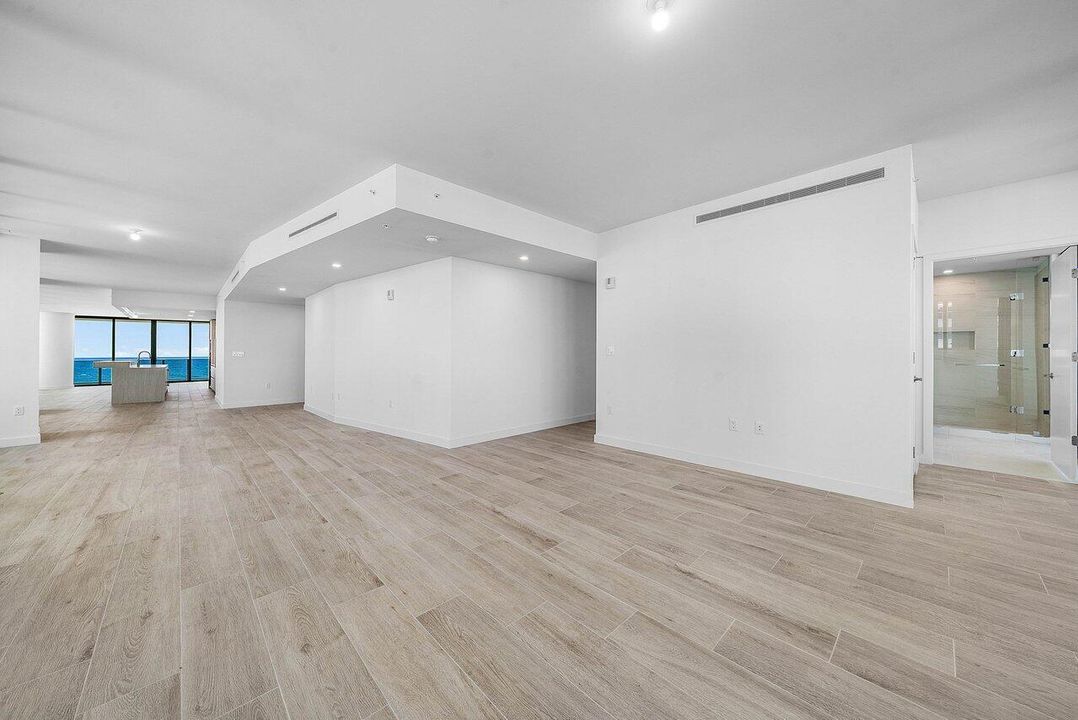 3rd bedroom/ family area