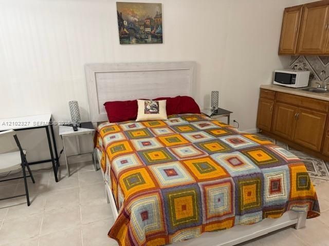 В аренду: $1,300 (0 спален, 1 ванн, 320 Квадратных фут)