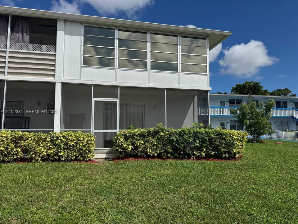 245 Markham L