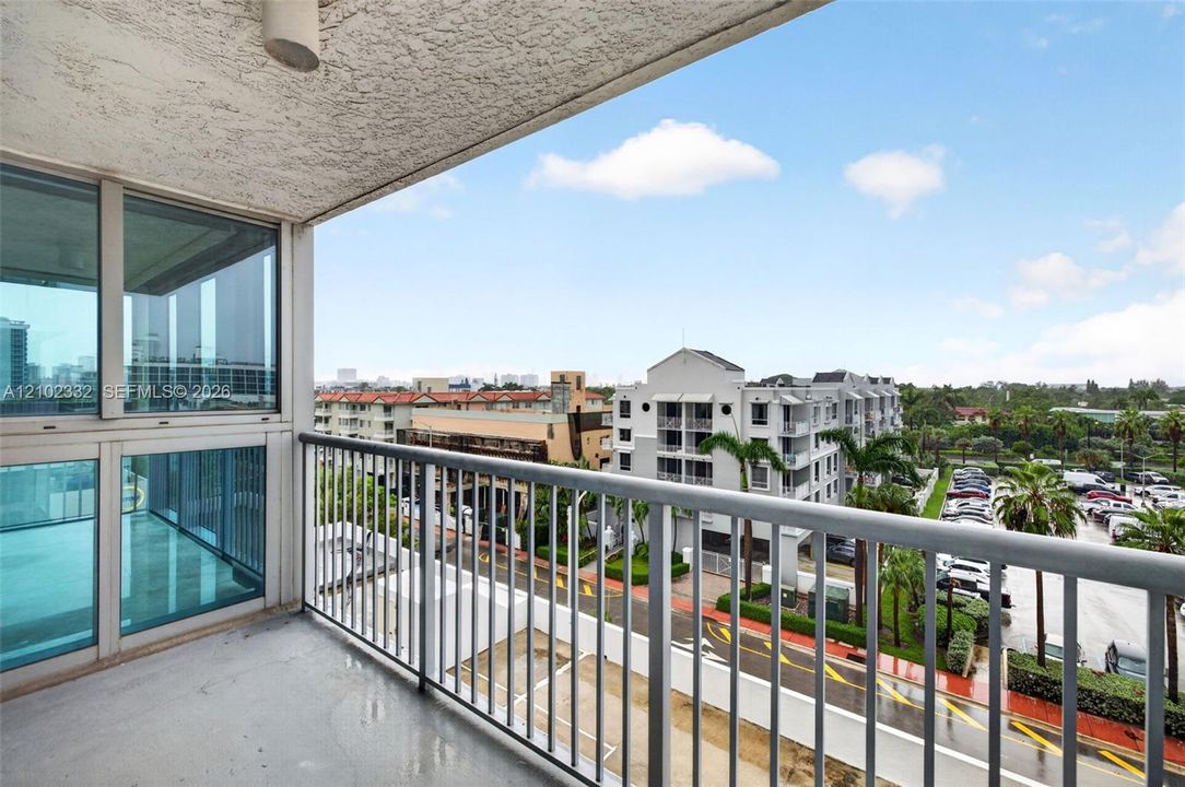 For Sale: $750,000 (2 beds, 2 baths, 1645 Square Feet)