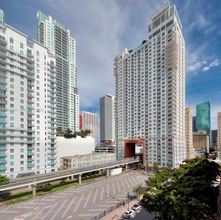 En Venta: $529,000 (2 camas, 2 baños, 1041 Pies cuadrados)
