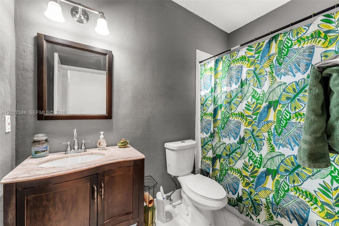 2nd Bathroom