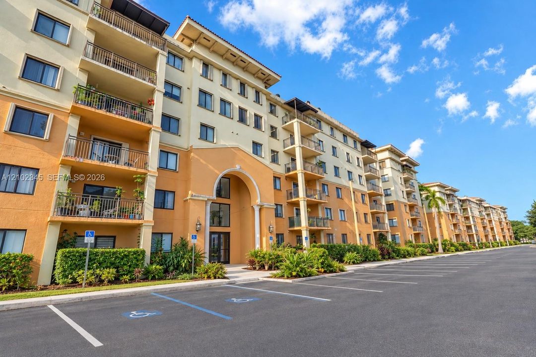 For Sale: $339,000 (3 beds, 2 baths, 1208 Square Feet)