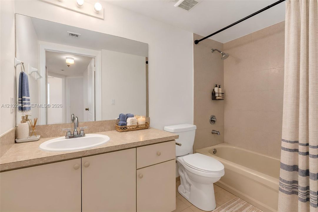 For Sale: $339,000 (3 beds, 2 baths, 1208 Square Feet)