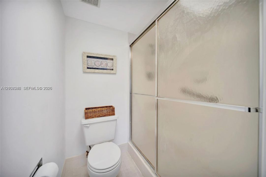 For Sale: $243,598 (2 beds, 2 baths, 1192 Square Feet)