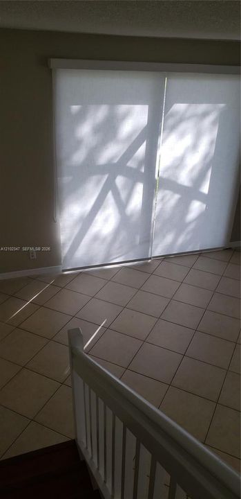 В аренду: $3,700 (4 спален, 2 ванн, 1728 Квадратных фут)