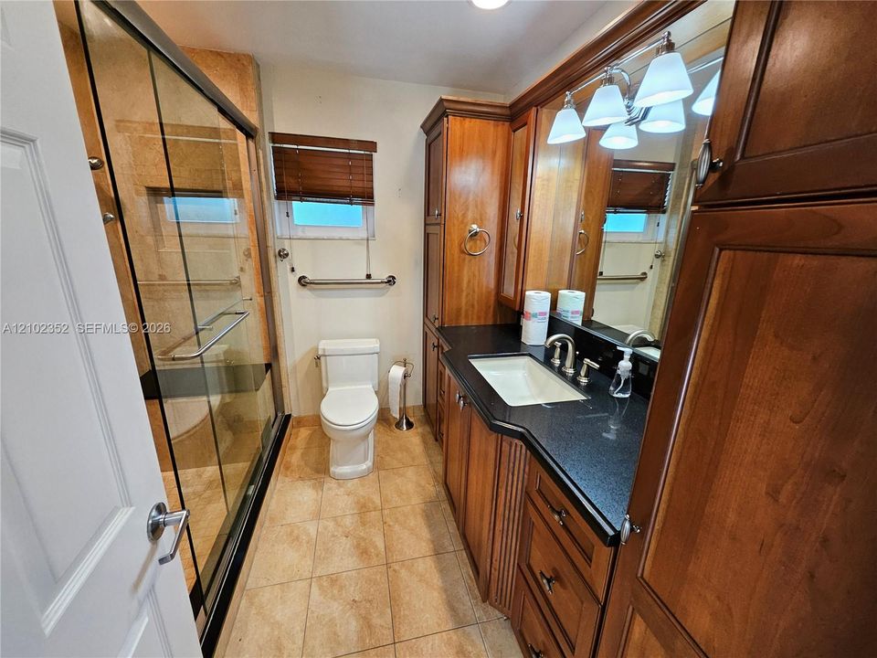 В аренду: $3,600 (3 спален, 2 ванн, 1845 Квадратных фут)