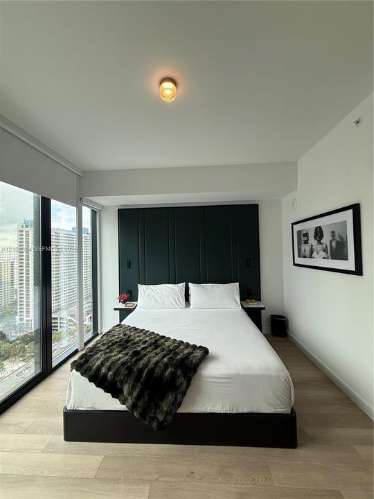 For Sale: $850,000 (1 beds, 1 baths, 617 Square Feet)