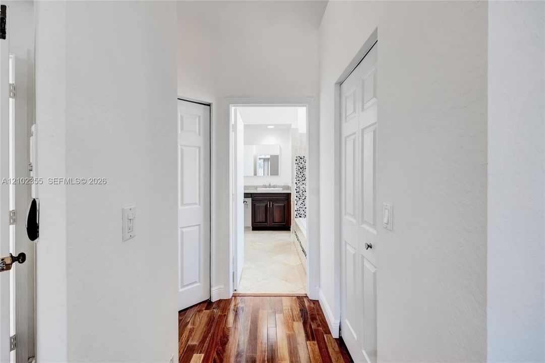 En Venta: $625,000 (3 camas, 2 baños, 2079 Pies cuadrados)