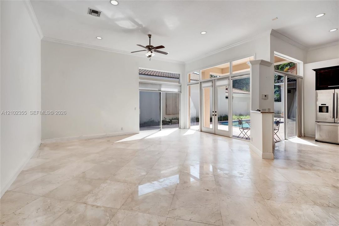 En Venta: $625,000 (3 camas, 2 baños, 2079 Pies cuadrados)