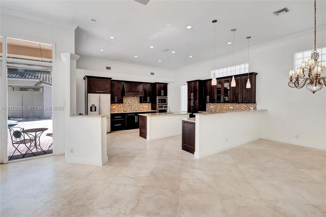 En Venta: $625,000 (3 camas, 2 baños, 2079 Pies cuadrados)