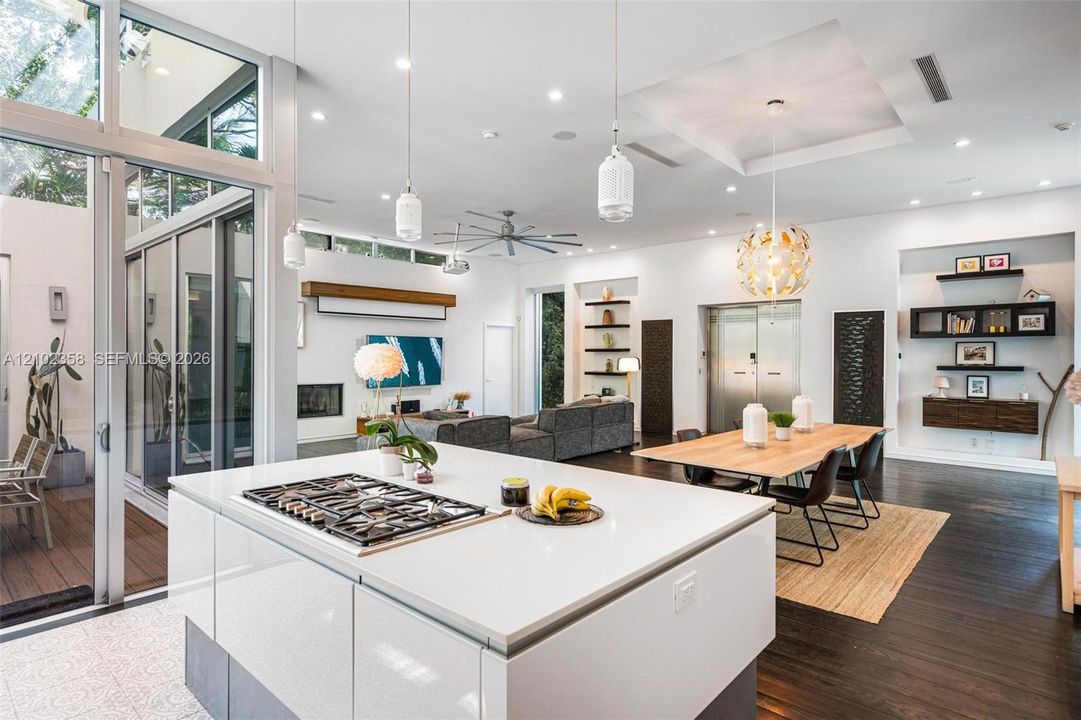 En Venta: $4,695,000 (4 camas, 4 baños, 3304 Pies cuadrados)