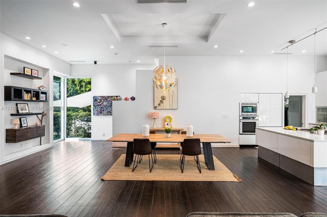 En Venta: $4,695,000 (4 camas, 4 baños, 3304 Pies cuadrados)