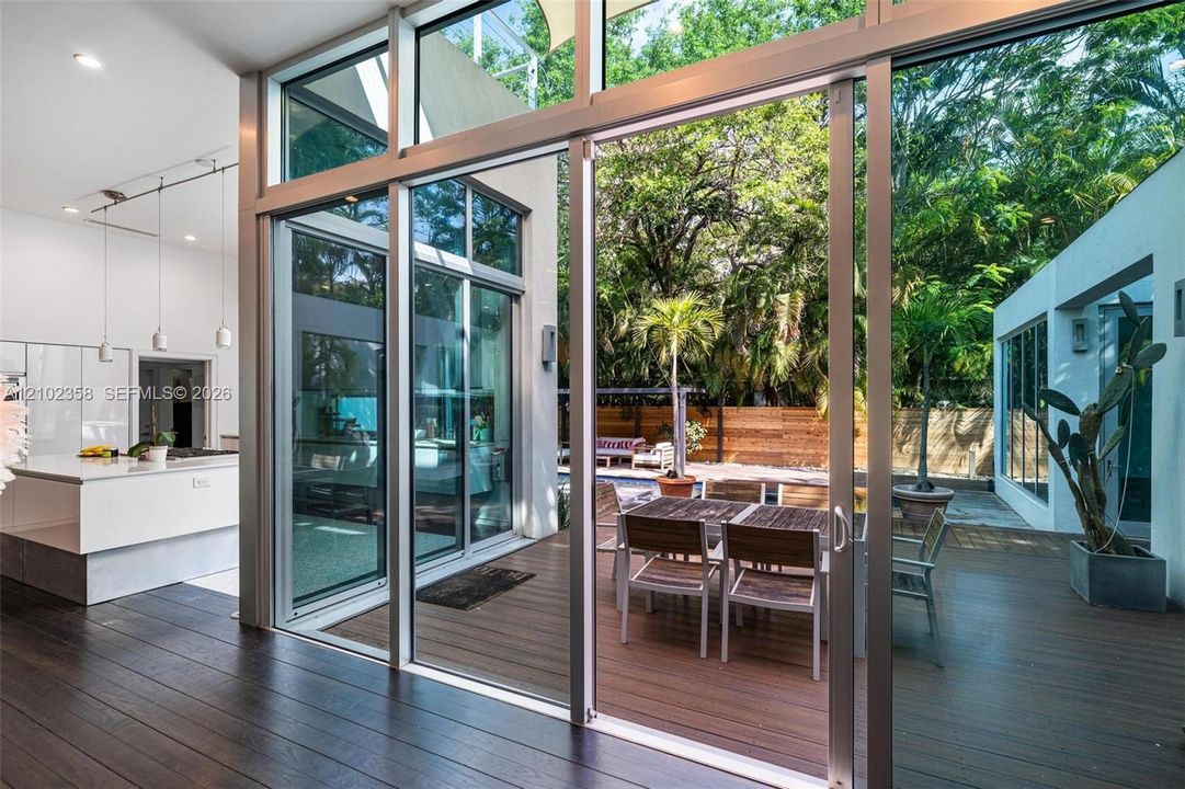 En Venta: $4,695,000 (4 camas, 4 baños, 3304 Pies cuadrados)