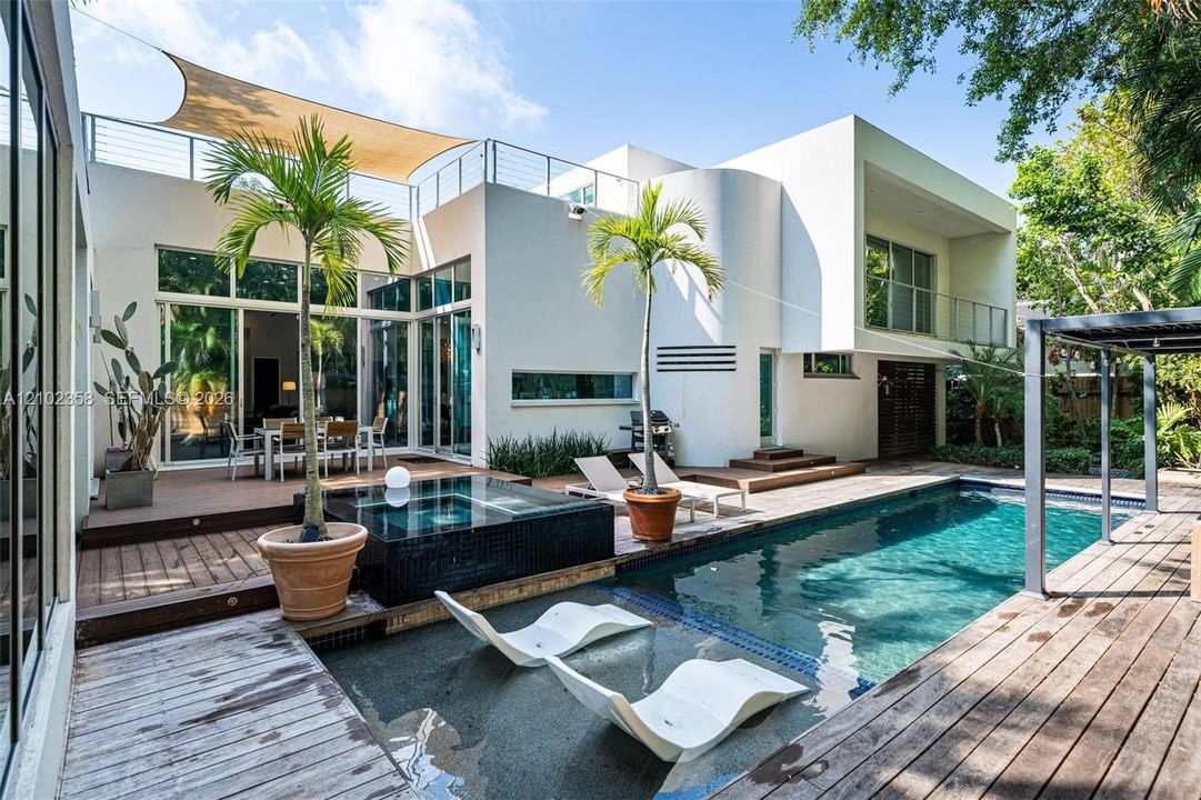 En Venta: $4,695,000 (4 camas, 4 baños, 3304 Pies cuadrados)