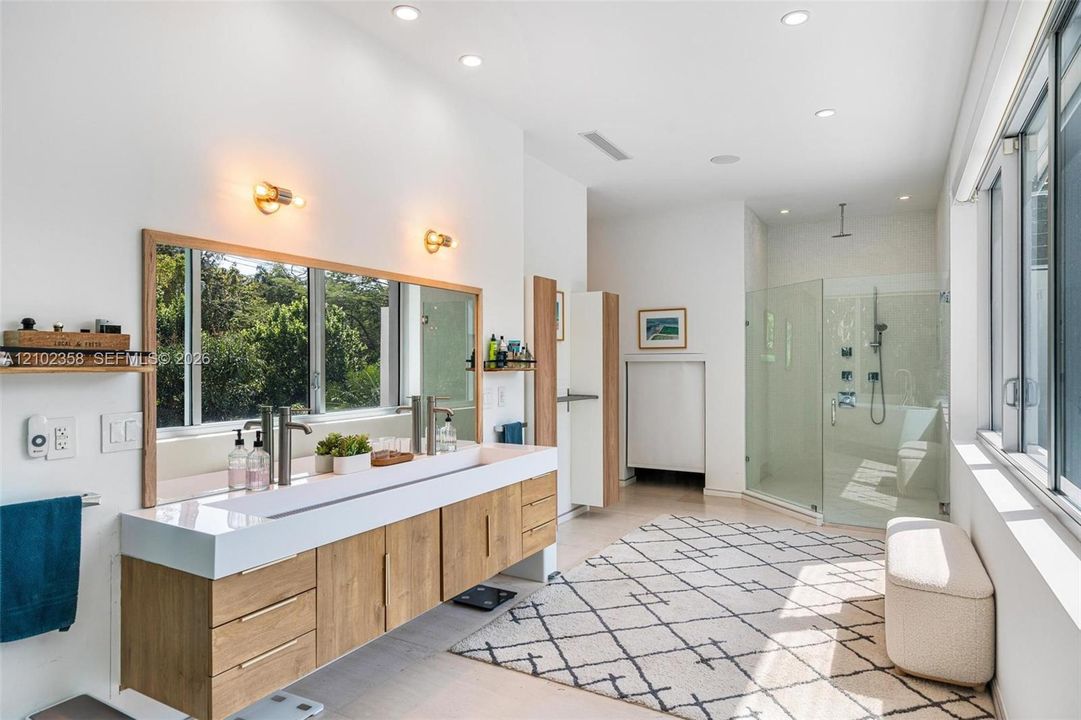 En Venta: $4,695,000 (4 camas, 4 baños, 3304 Pies cuadrados)