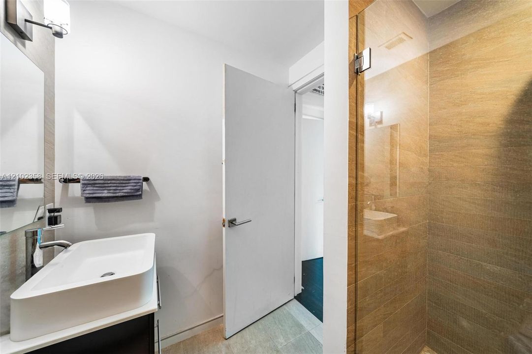 En Venta: $4,695,000 (4 camas, 4 baños, 3304 Pies cuadrados)