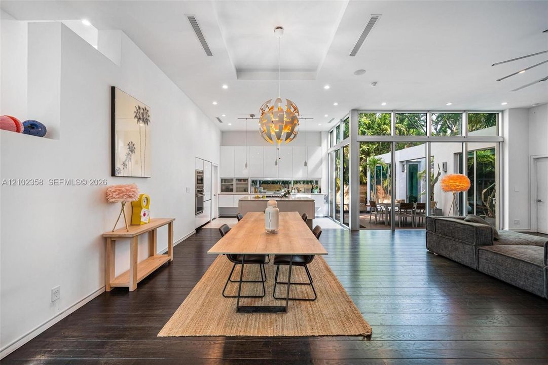 En Venta: $4,695,000 (4 camas, 4 baños, 3304 Pies cuadrados)