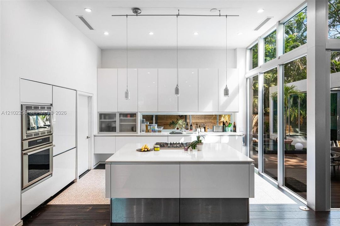 En Venta: $4,695,000 (4 camas, 4 baños, 3304 Pies cuadrados)
