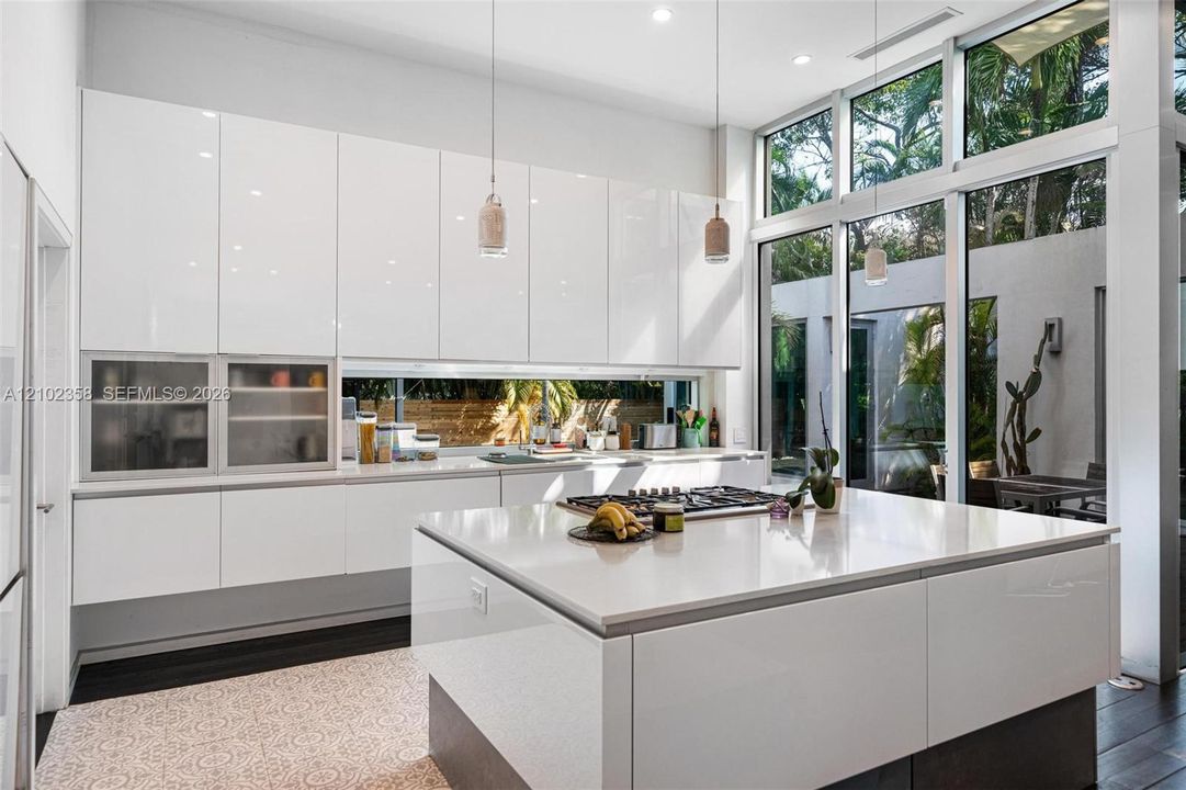 En Venta: $4,695,000 (4 camas, 4 baños, 3304 Pies cuadrados)