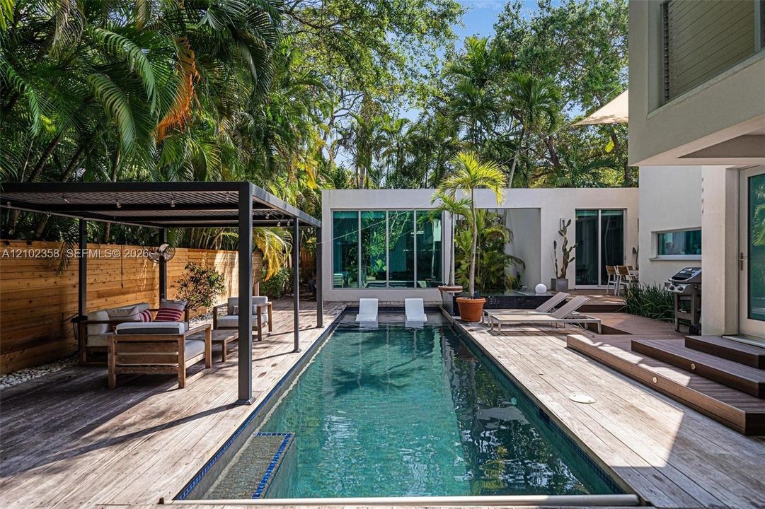En Venta: $4,695,000 (4 camas, 4 baños, 3304 Pies cuadrados)