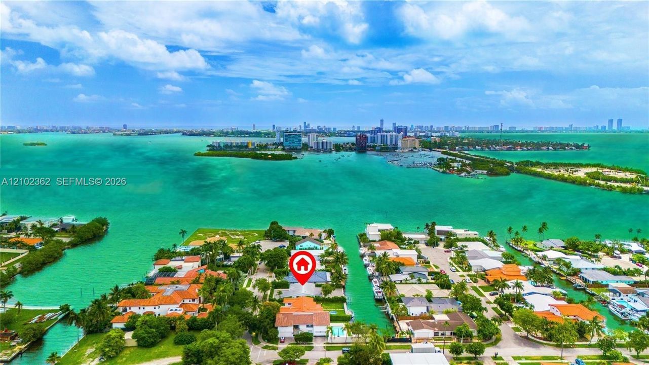 En Venta: $2,400,000 (3 camas, 2 baños, 2041 Pies cuadrados)
