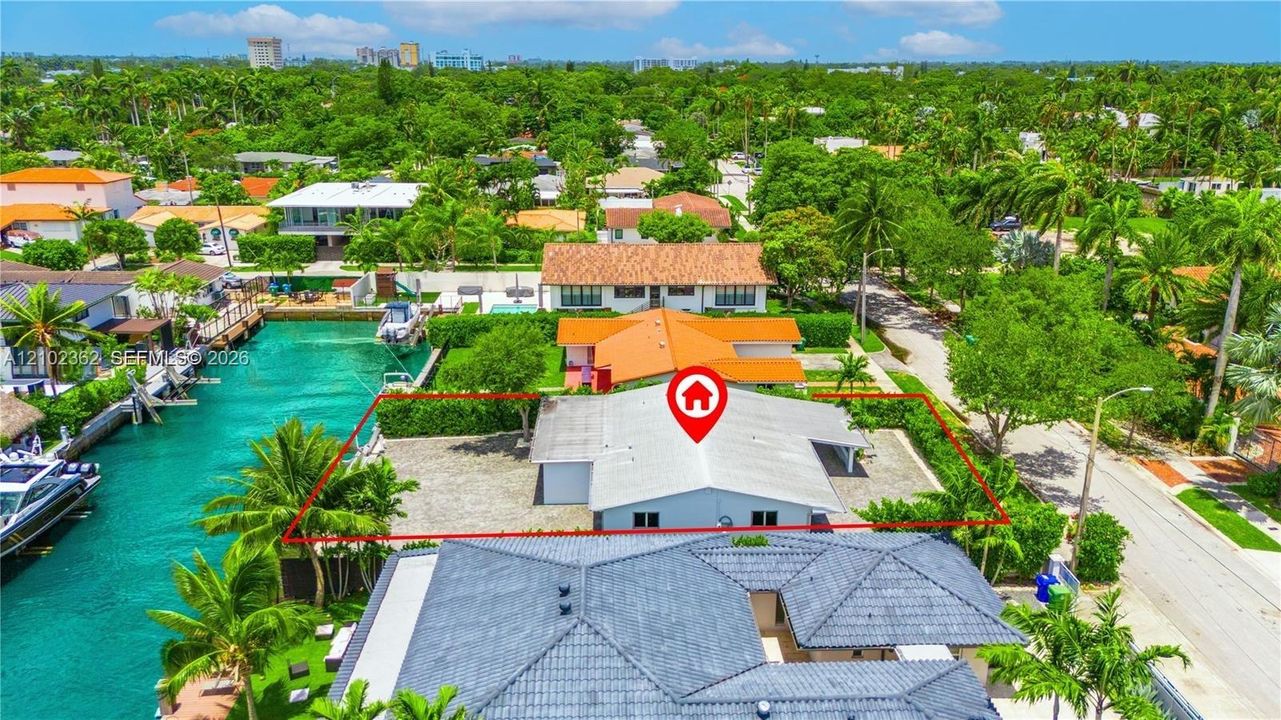 En Venta: $2,400,000 (3 camas, 2 baños, 2041 Pies cuadrados)