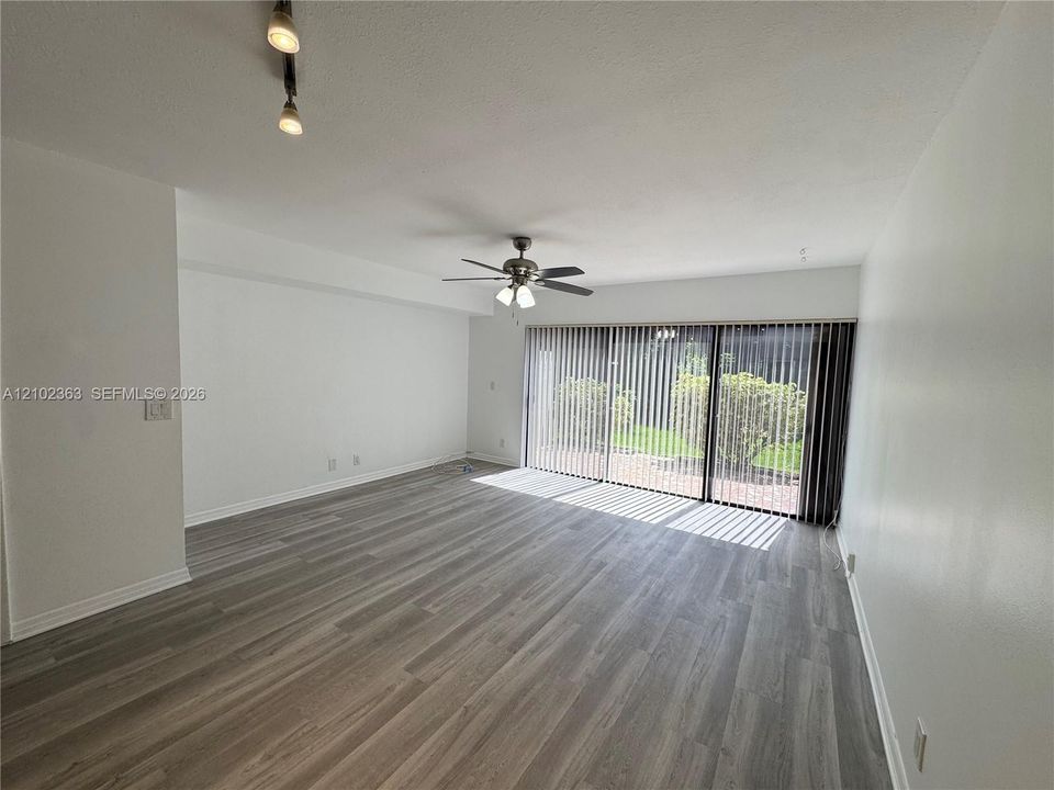 В аренду: $2,600 (3 спален, 2 ванн, 1328 Квадратных фут)