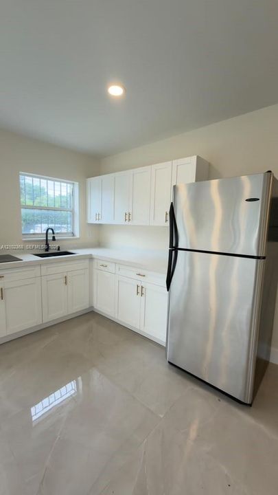 For Rent: $1,950 (1 beds, 1 baths, 444 Square Feet)
