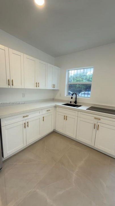 For Rent: $1,950 (1 beds, 1 baths, 444 Square Feet)