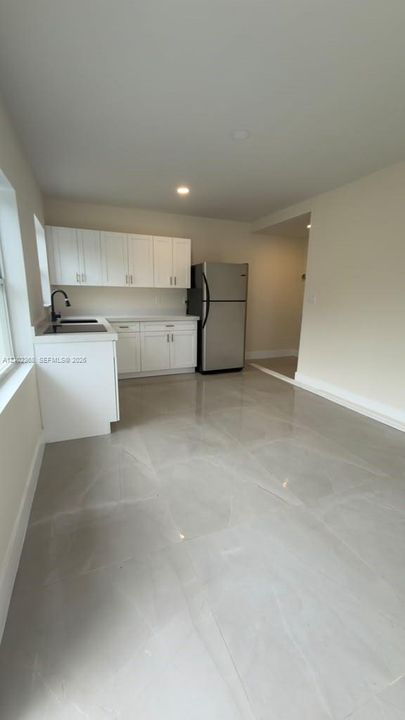 For Rent: $1,950 (1 beds, 1 baths, 444 Square Feet)