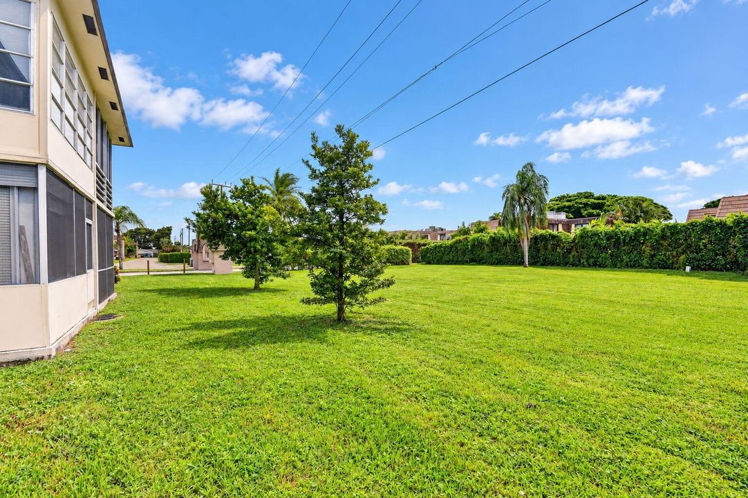 32-web-or-mls-Sunny Canal-Side Home, Veh