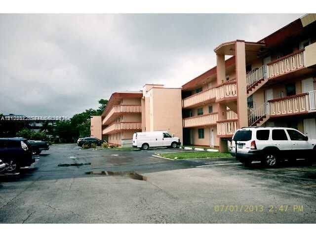 For Rent: $1,900 (1 beds, 1 baths, 825 Square Feet)