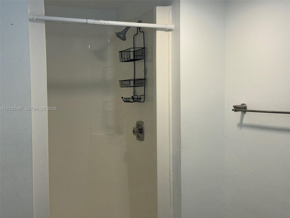 В аренду: $2,390 (2 спален, 2 ванн, 1000 Квадратных фут)