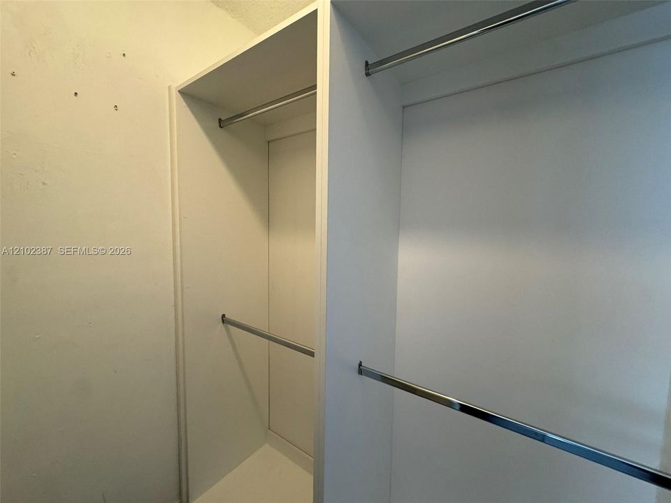 В аренду: $2,390 (2 спален, 2 ванн, 1000 Квадратных фут)
