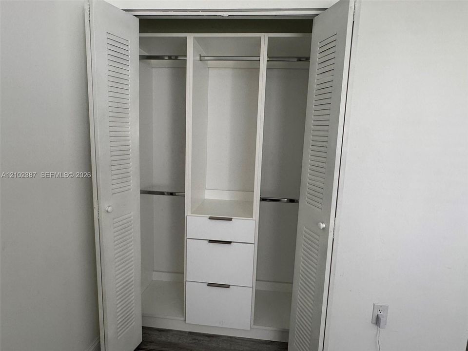 В аренду: $2,390 (2 спален, 2 ванн, 1000 Квадратных фут)
