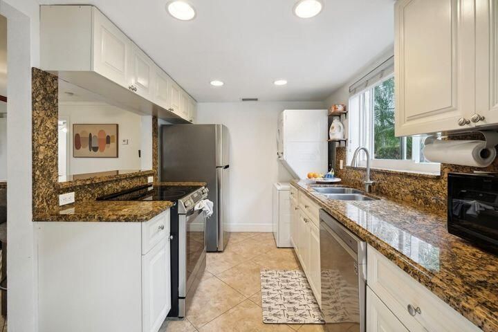 Unit 1 Kitchen