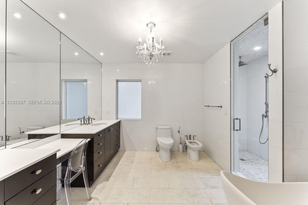 En Venta: $1,800,000 (5 camas, 5 baños, 4881 Pies cuadrados)