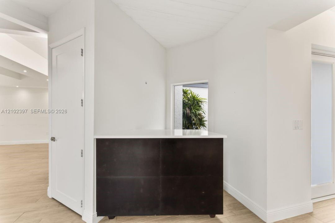 En Venta: $1,800,000 (5 camas, 5 baños, 4881 Pies cuadrados)
