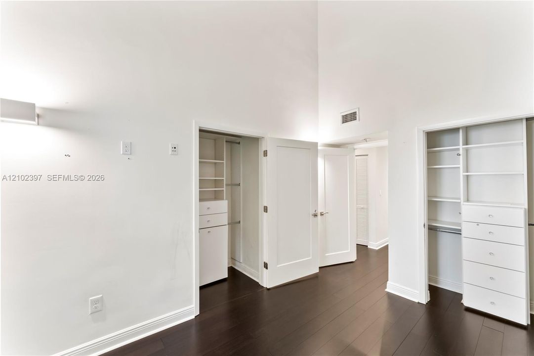 En Venta: $1,800,000 (5 camas, 5 baños, 4881 Pies cuadrados)