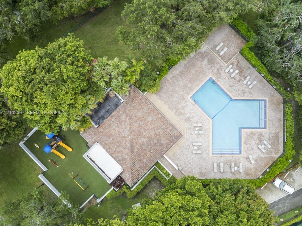 En Venta: $1,800,000 (5 camas, 5 baños, 4881 Pies cuadrados)
