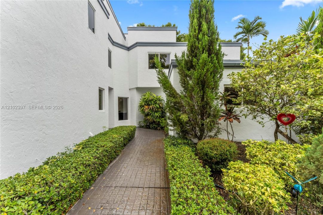 En Venta: $1,800,000 (5 camas, 5 baños, 4881 Pies cuadrados)