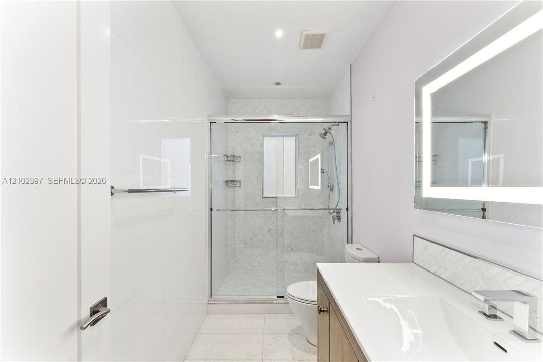 En Venta: $1,800,000 (5 camas, 5 baños, 4881 Pies cuadrados)