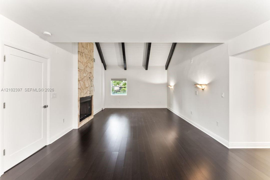 En Venta: $1,800,000 (5 camas, 5 baños, 4881 Pies cuadrados)