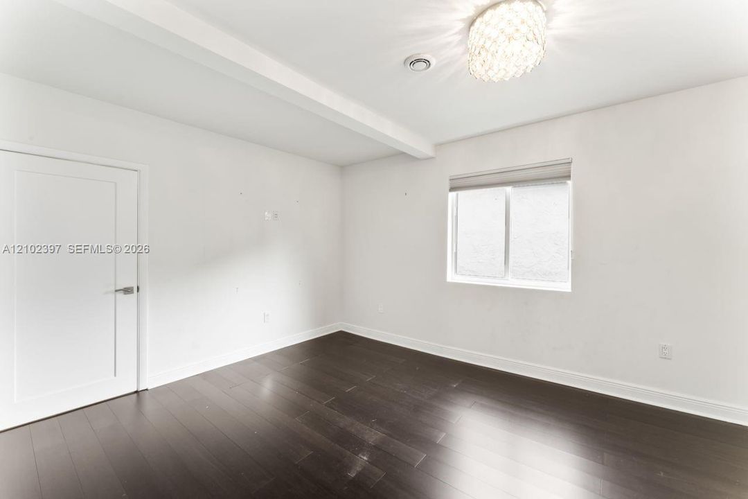 En Venta: $1,800,000 (5 camas, 5 baños, 4881 Pies cuadrados)