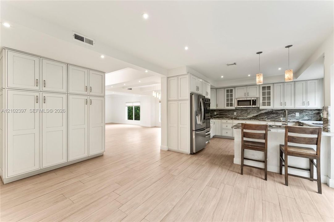 En Venta: $1,800,000 (5 camas, 5 baños, 4881 Pies cuadrados)