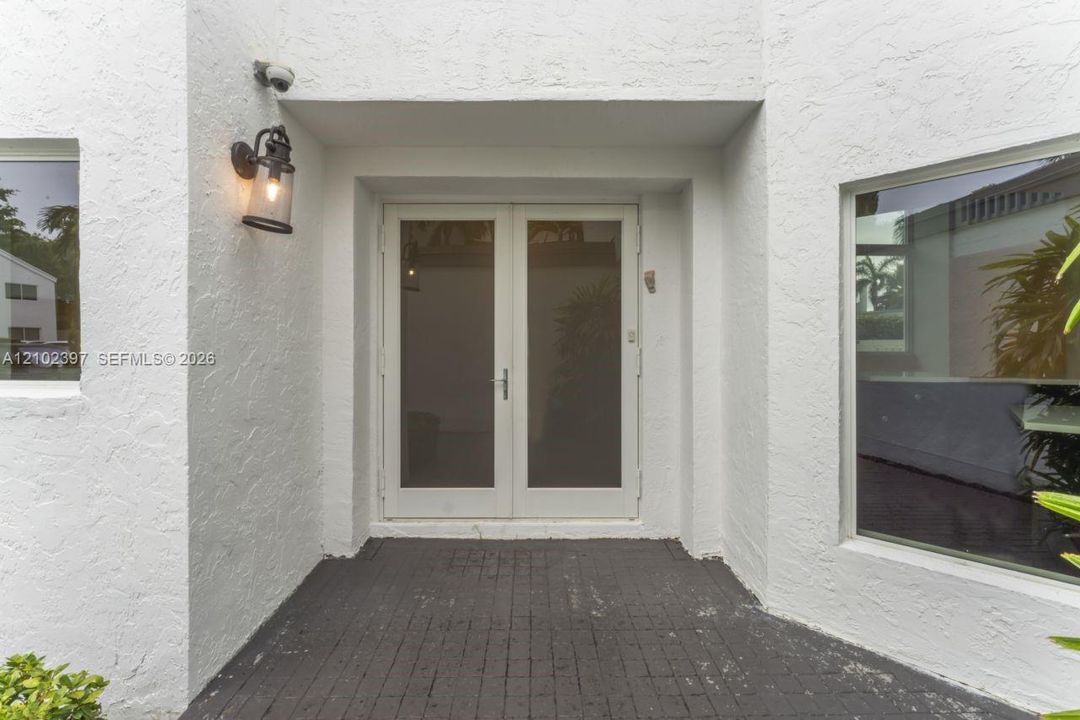 En Venta: $1,800,000 (5 camas, 5 baños, 4881 Pies cuadrados)