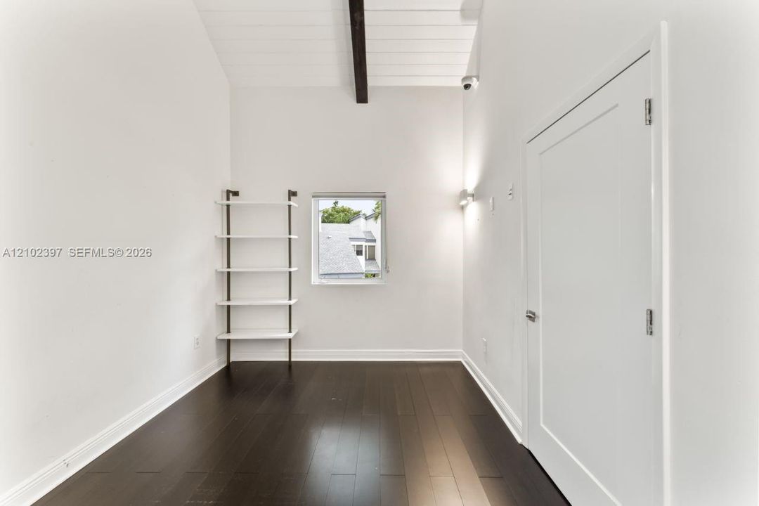 En Venta: $1,800,000 (5 camas, 5 baños, 4881 Pies cuadrados)