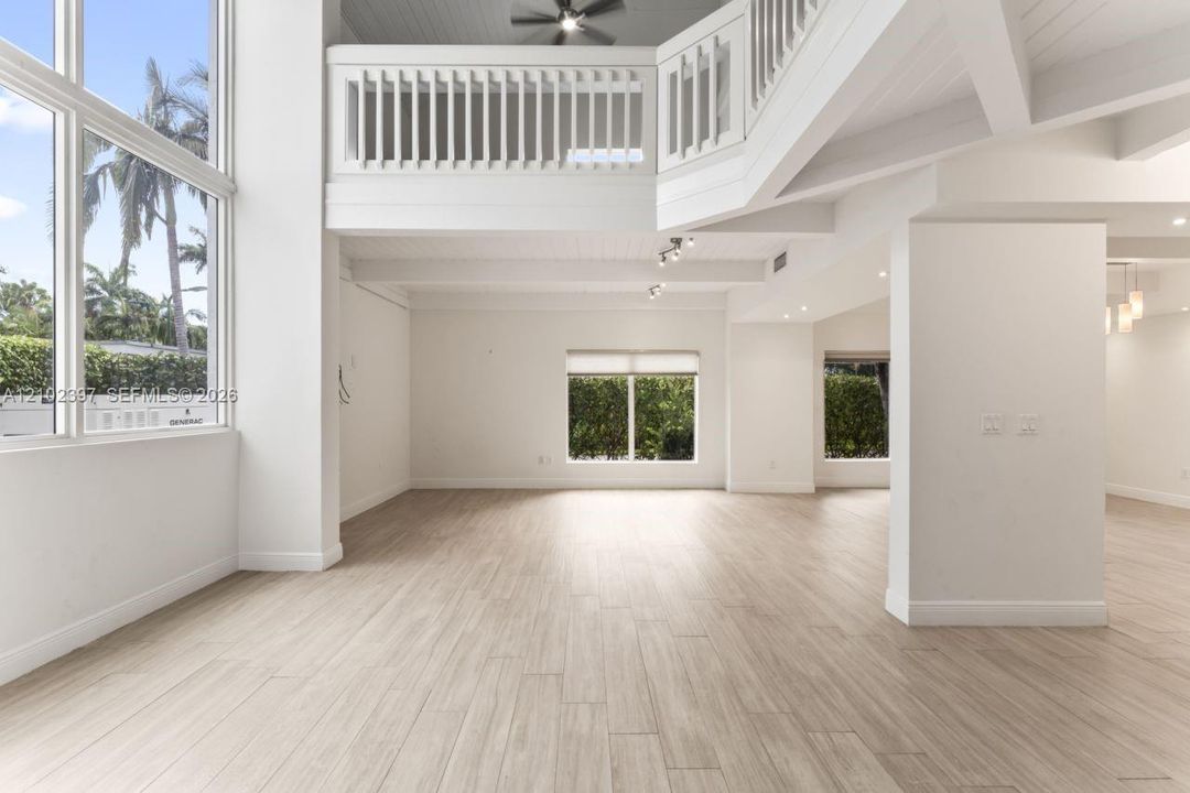 En Venta: $1,800,000 (5 camas, 5 baños, 4881 Pies cuadrados)