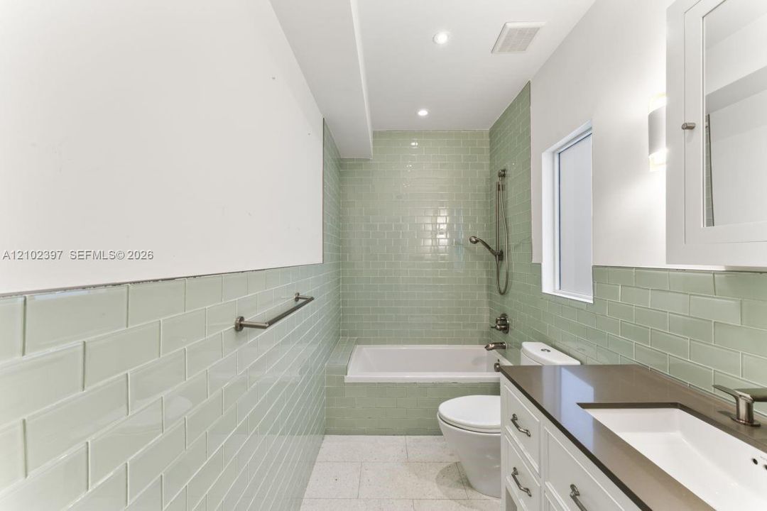 En Venta: $1,800,000 (5 camas, 5 baños, 4881 Pies cuadrados)